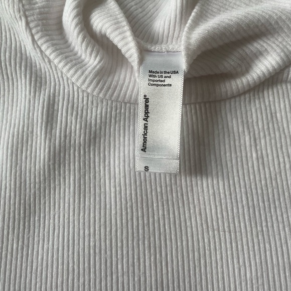 EUC American Apparel Women’s White Ribbed Knit Cuff Sleeve Mockneck Turtleneck S - Picture 6 of 9